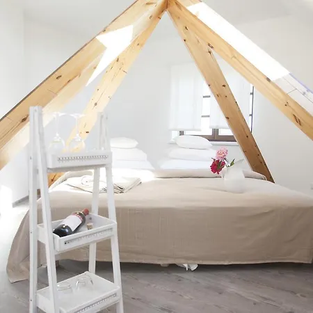 Luscher & Matiesen Muhu Winehouse *