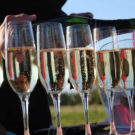 Luscher & Matiesen Muhu Winehouse * Liiva (Saaremaa)